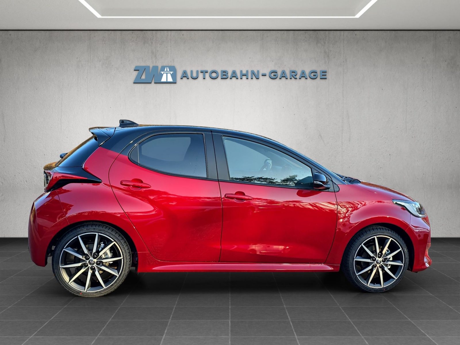 TOYOTA Yaris 1.5 VVT-i HSD GR Sport, Full-Hybrid Petrol/Electric, New car, Automatic - 6