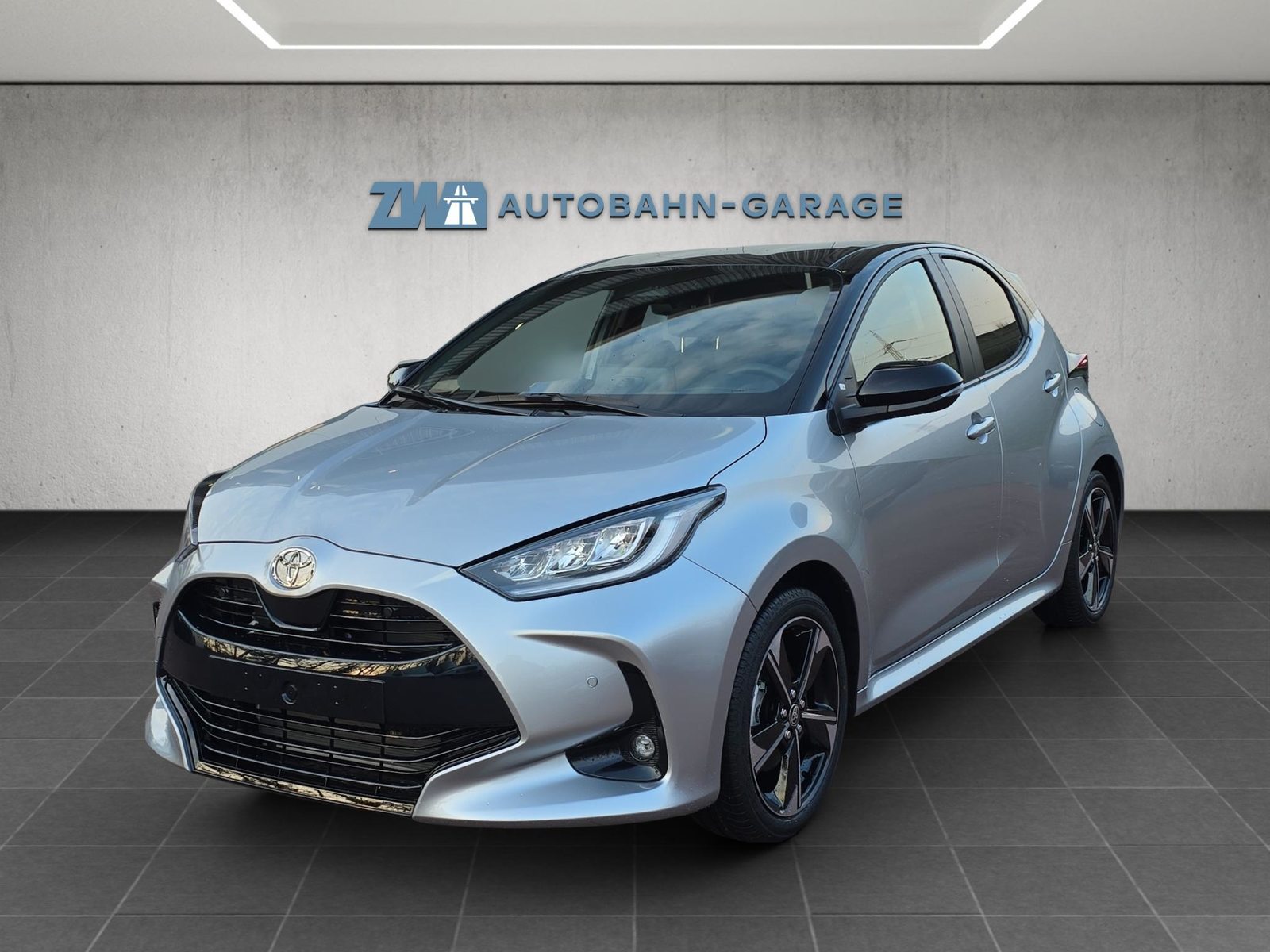 TOYOTA Yaris 1.5 VVT-i HSD Premium