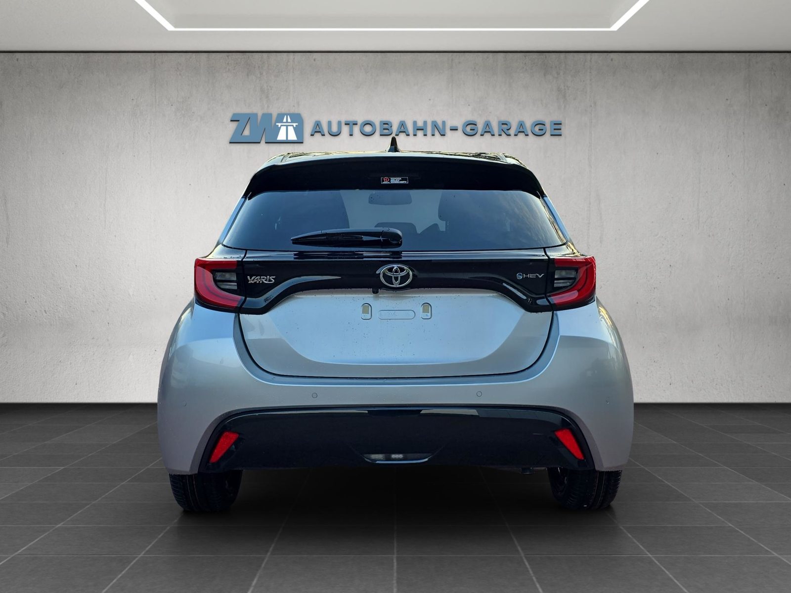 TOYOTA Yaris 1.5 VVT-i HSD Premium, Voll-Hybrid Benzin/Elektro, Neuwagen, Automatik - 4