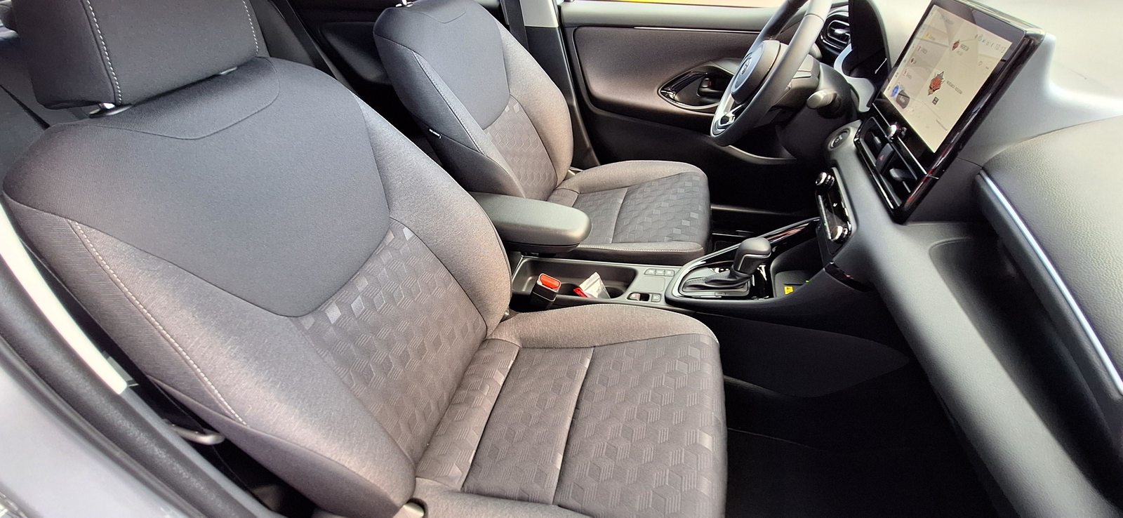 TOYOTA Yaris 1.5 VVT-i HSD Trend, Hybride Integrale Benzina/Elettrica, Auto nuove, Automatico - 7