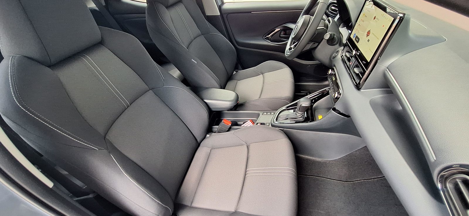 TOYOTA Yaris 1.5 VVT-i HSD Trend, Full-Hybrid Petrol/Electric, New car, Automatic - 7