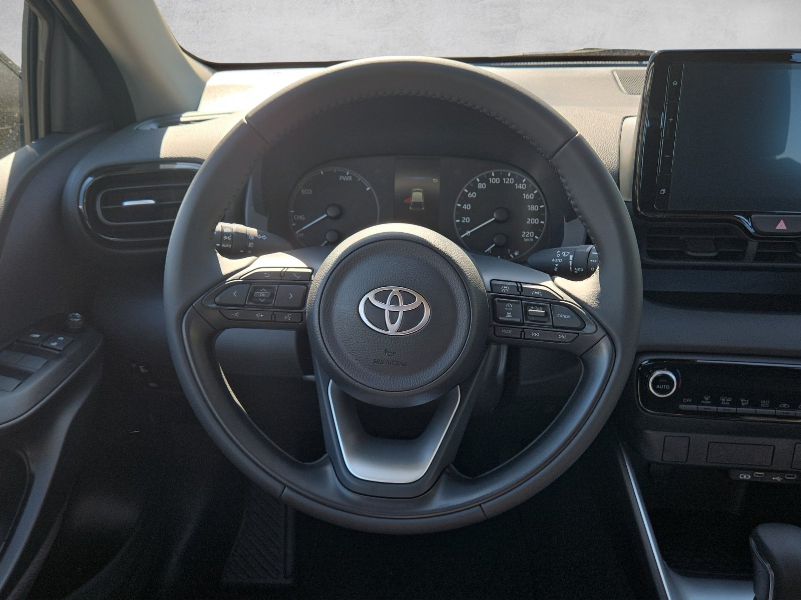 TOYOTA Yaris 1.5 VVT-i HSD Comfort, Petrol, New car, Automatic - 6