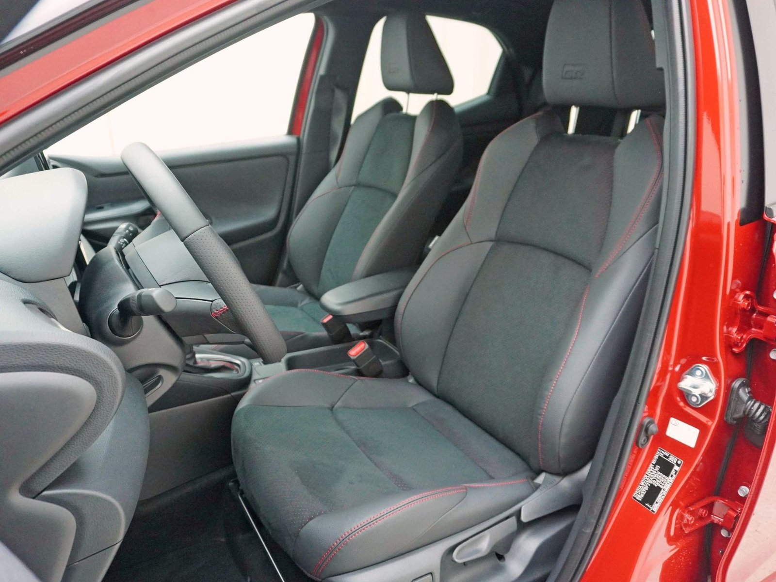 TOYOTA Yaris 1.5 VVT-i HSD GR Sport, Voll-Hybrid Benzin/Elektro, Neuwagen, Automatik - 7
