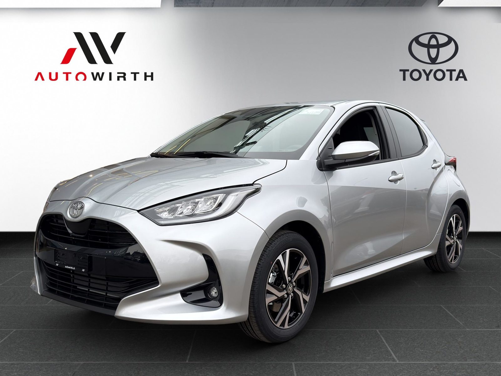 TOYOTA Yaris 1.5 VVT-i HSD Trend