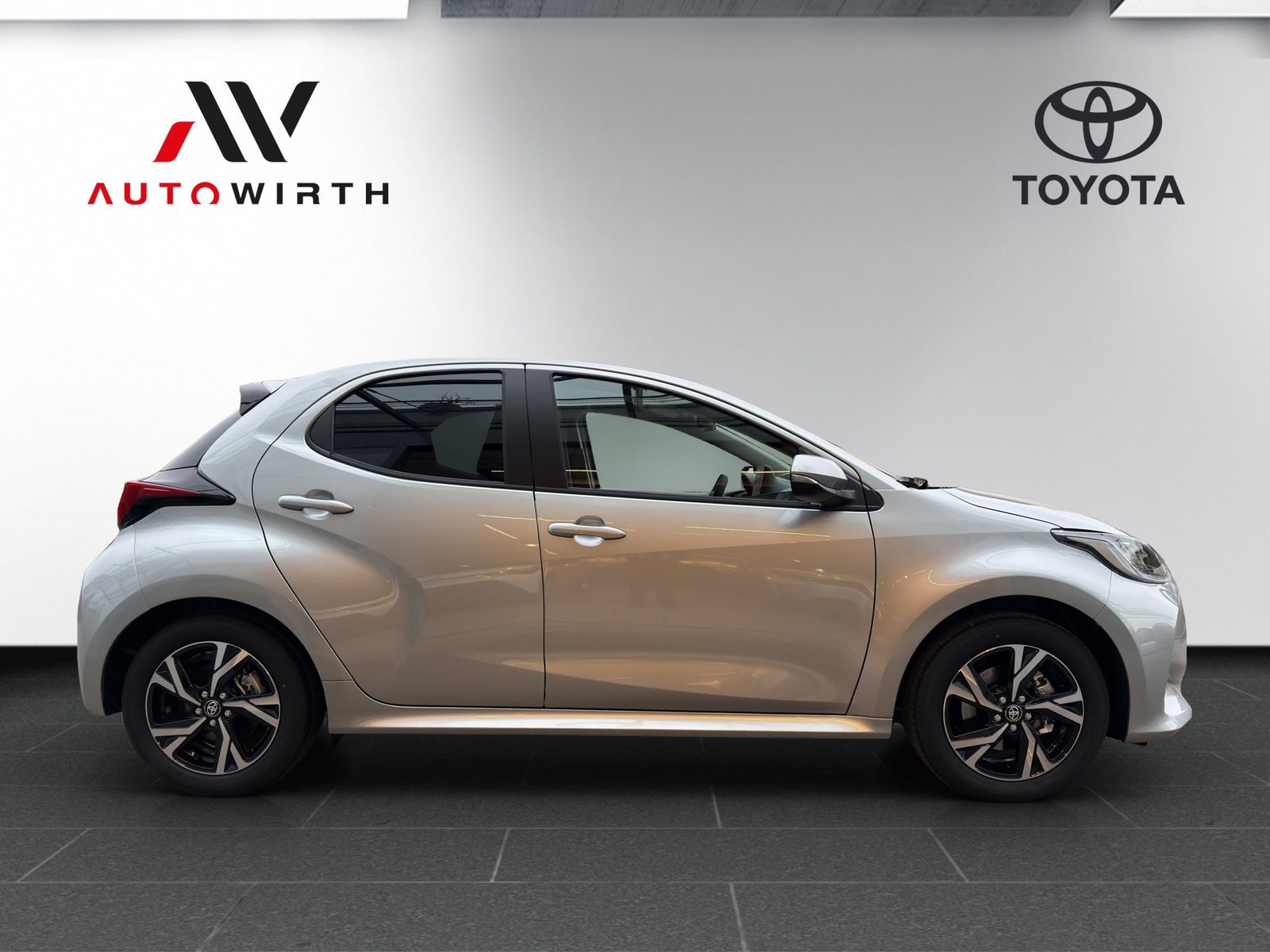 TOYOTA Yaris 1.5 VVT-i HSD Trend, Hybride Integrale Benzina/Elettrica, Auto nuove, Automatico - 4