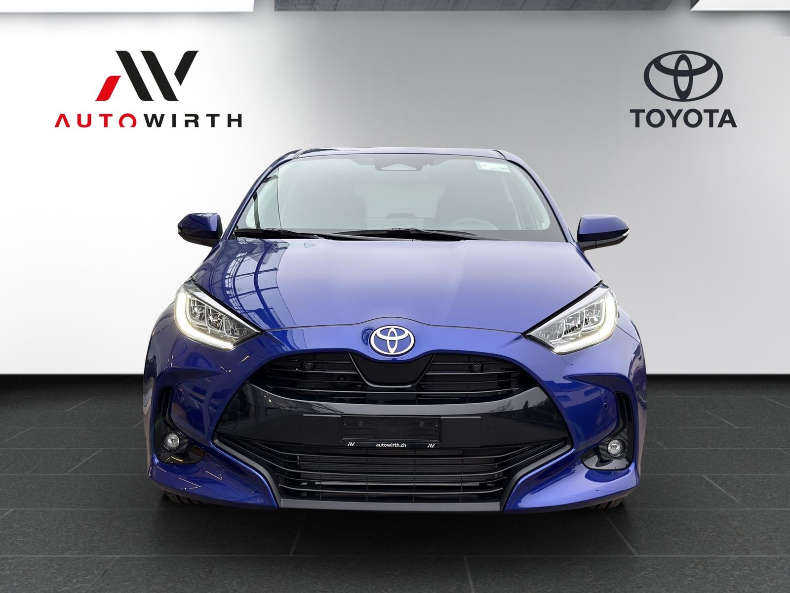 TOYOTA Yaris 1.5 VVT-i HSD Trend, Full-Hybrid Petrol/Electric, New car, Automatic - 2