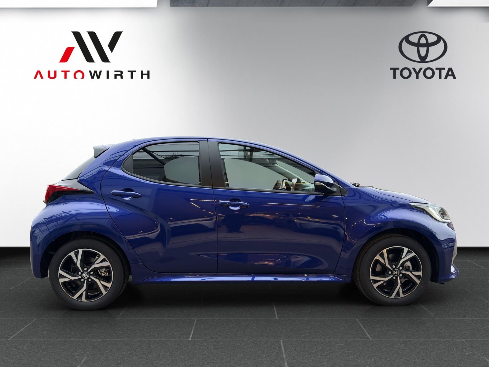 TOYOTA Yaris 1.5 VVT-i HSD Trend, Full-Hybrid Petrol/Electric, New car, Automatic - 4