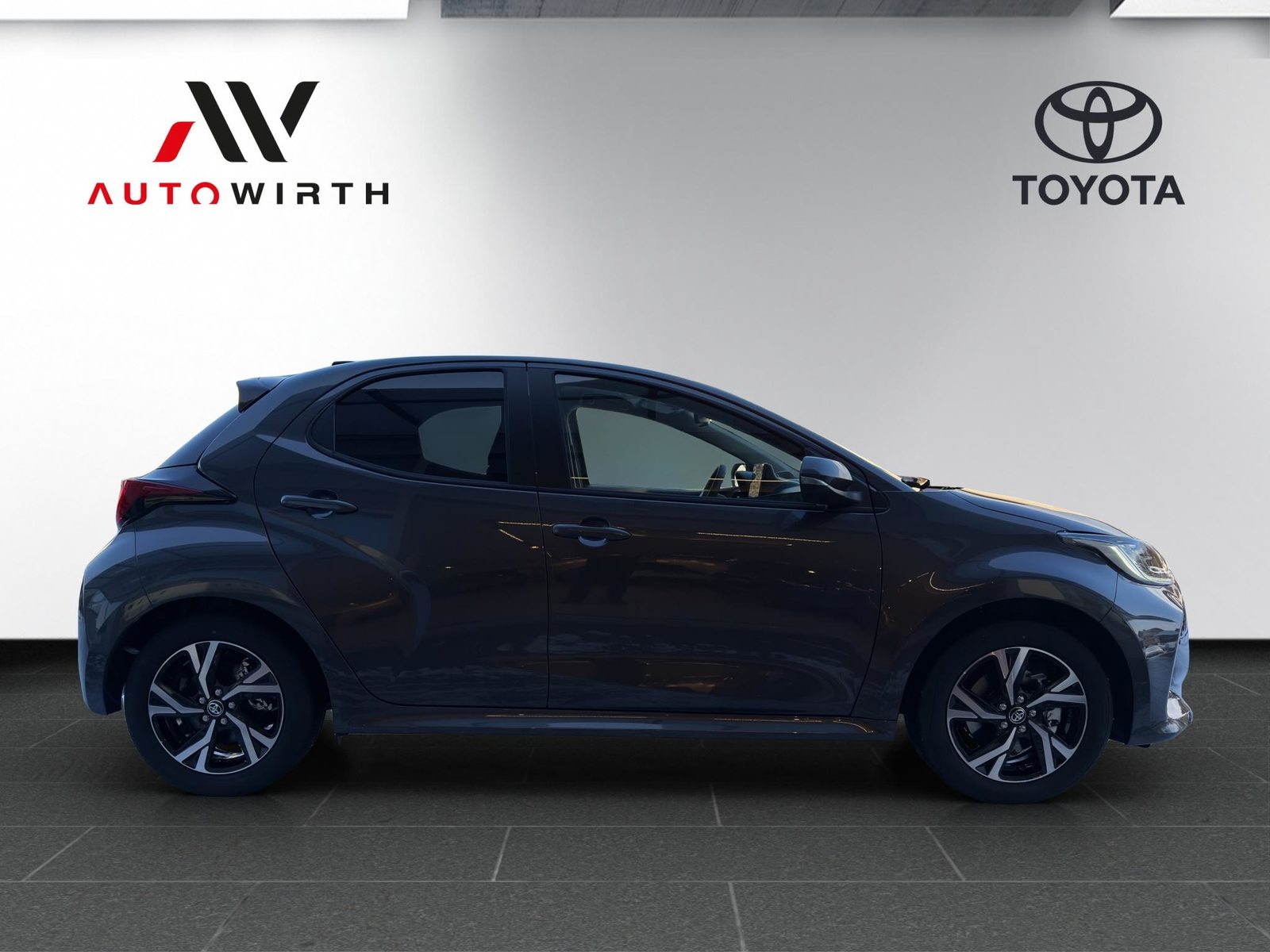 TOYOTA Yaris 1.5 VVT-i HSD Trend, Hybride Integrale Benzina/Elettrica, Auto nuove, Automatico - 4