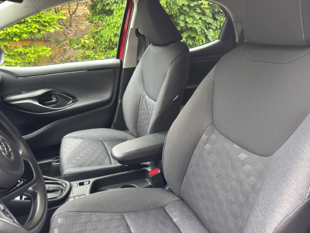 TOYOTA Yaris 1.5 VVT-i HSD Trend, Full-Hybrid Petrol/Electric, New car, Automatic - 5