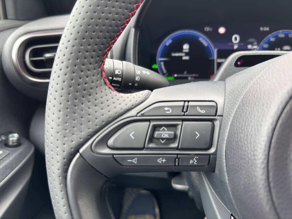 TOYOTA Yaris 1.5 VVT-i HSD GR Sport, Hybride Integrale Benzina/Elettrica, Auto nuove, Automatico - 7