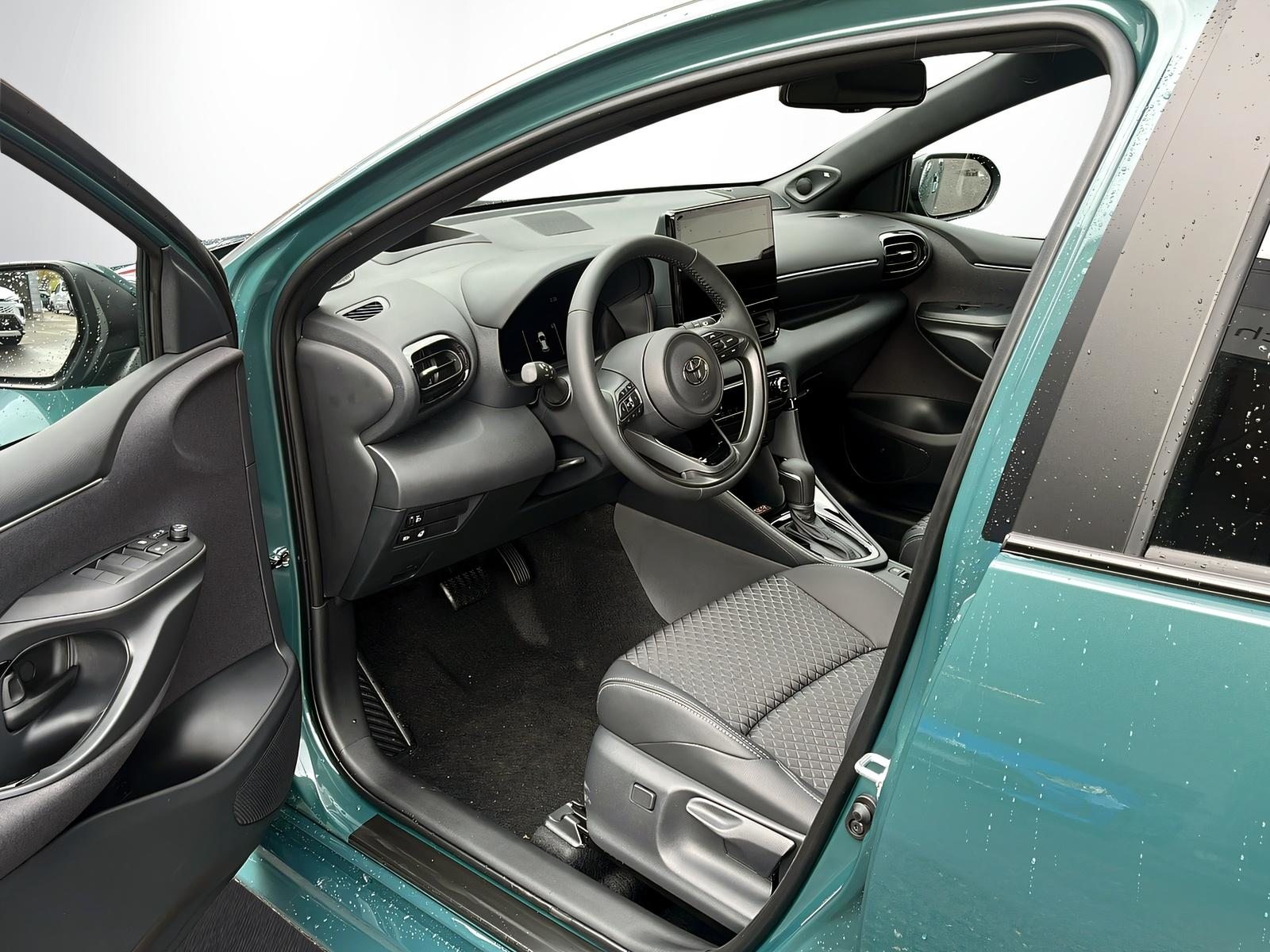 TOYOTA Yaris 1.5 VVT-i HSD Premium, Hybride Intégral Essence/Électricité, Voiture nouvelle, Automatique - 7