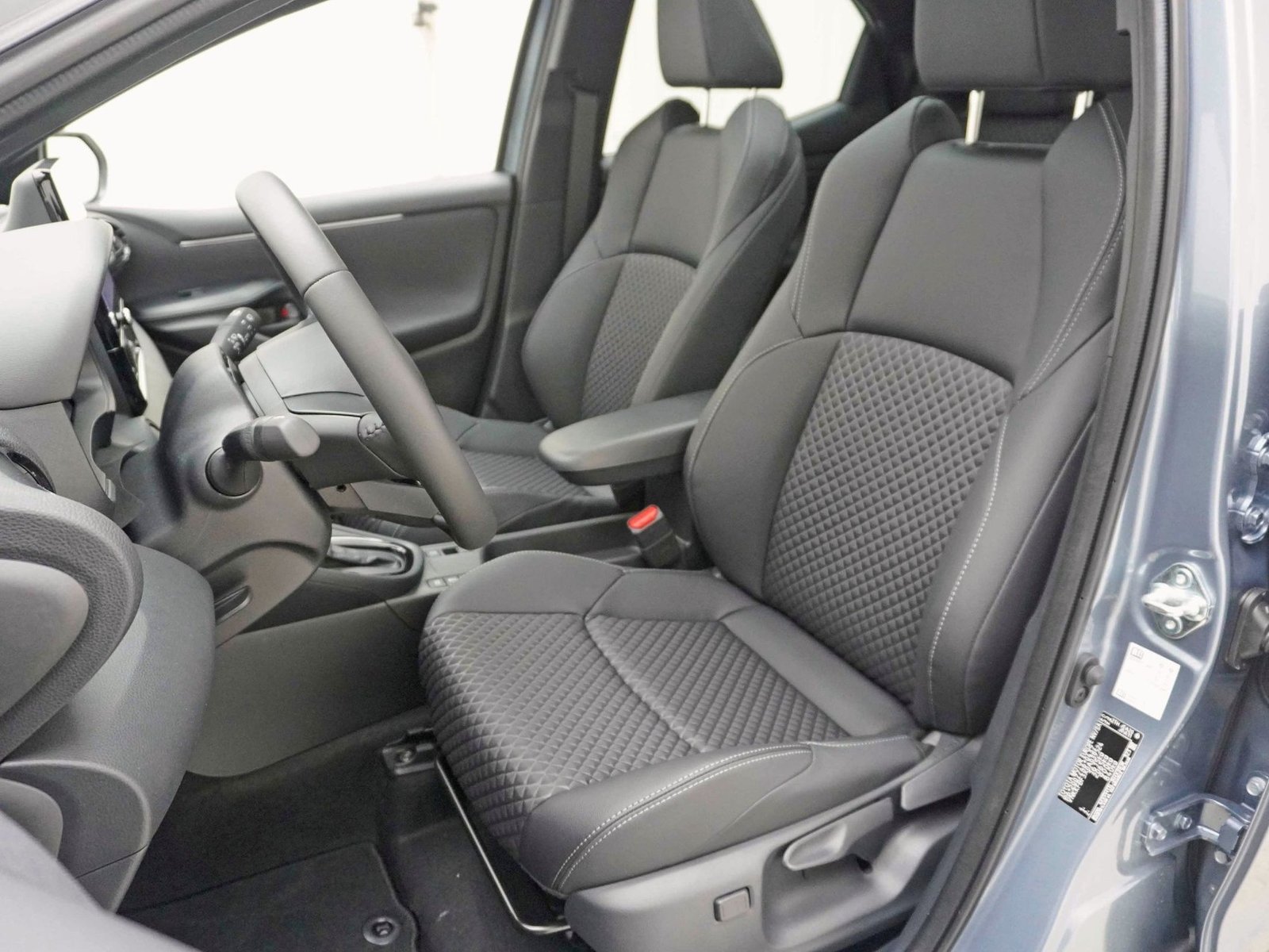 TOYOTA Yaris 1.5 VVT-i HSD Premium Panorama-Glasdach, Full-Hybrid Petrol/Electric, New car, Automatic - 7