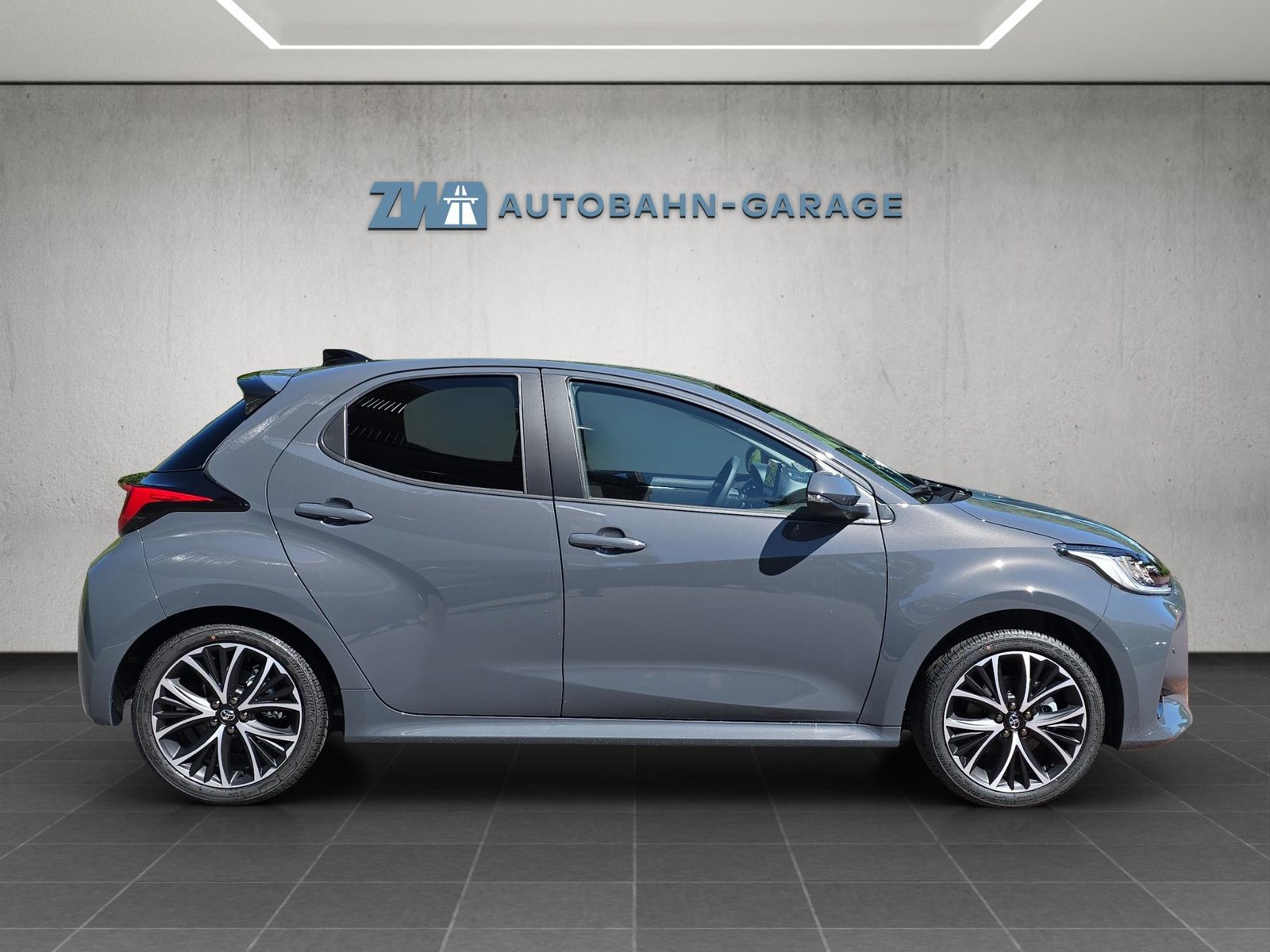 TOYOTA Yaris 1.5 VVT-i HSD Trend, Full-Hybrid Petrol/Electric, New car, Automatic - 6