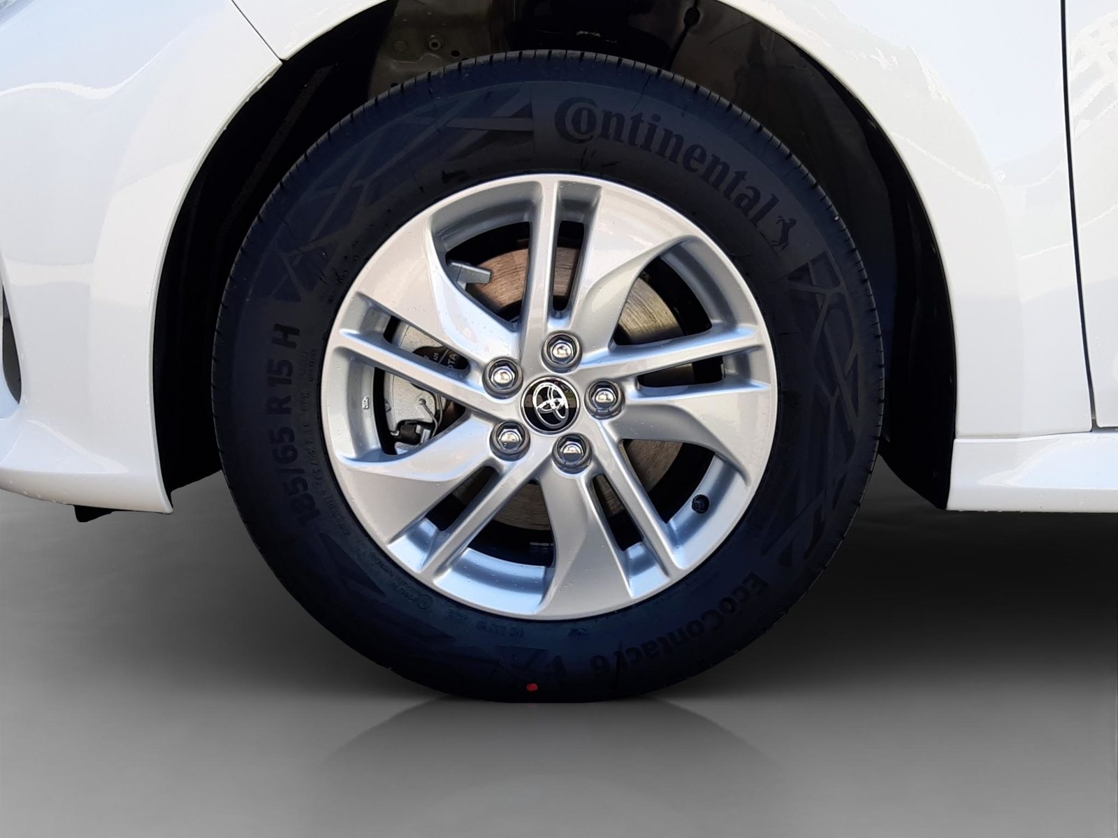 TOYOTA Yaris 1.5 VVT-i HSD Comfort, Hybride Integrale Benzina/Elettrica, Auto nuove, Automatico - 4