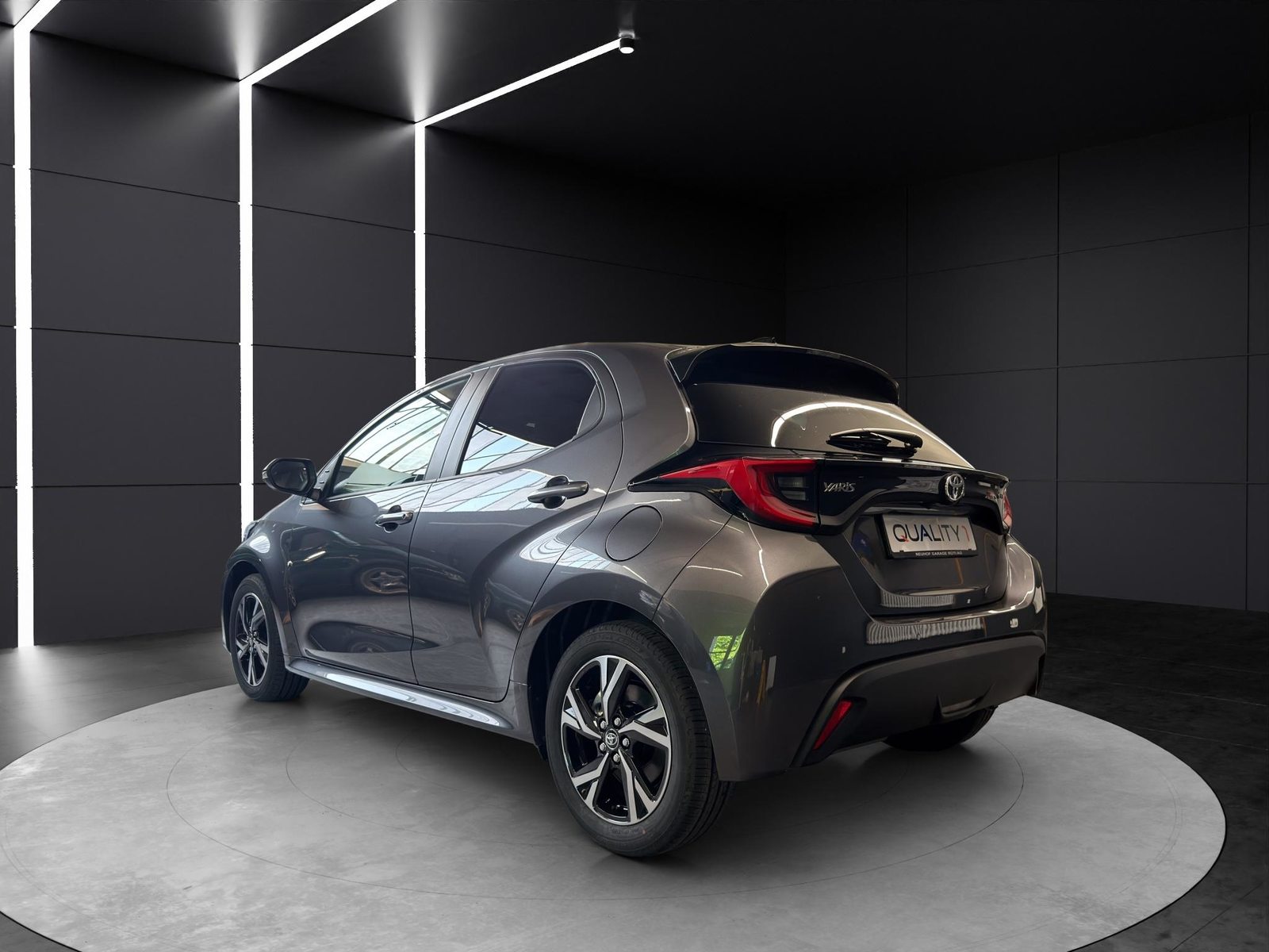 TOYOTA Yaris 1.5 VVT-i HSD Trend, Full-Hybrid Petrol/Electric, New car, Automatic - 2