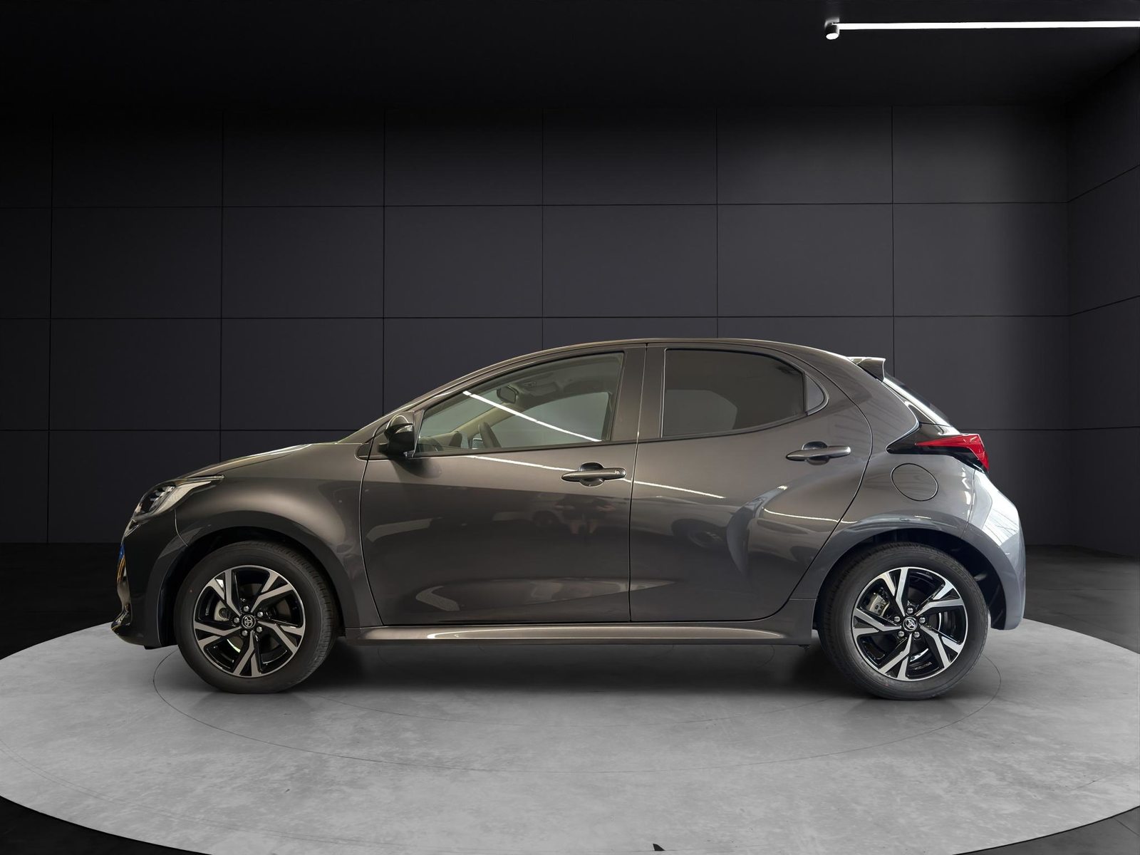 TOYOTA Yaris 1.5 VVT-i HSD Trend, Full-Hybrid Petrol/Electric, New car, Automatic - 3