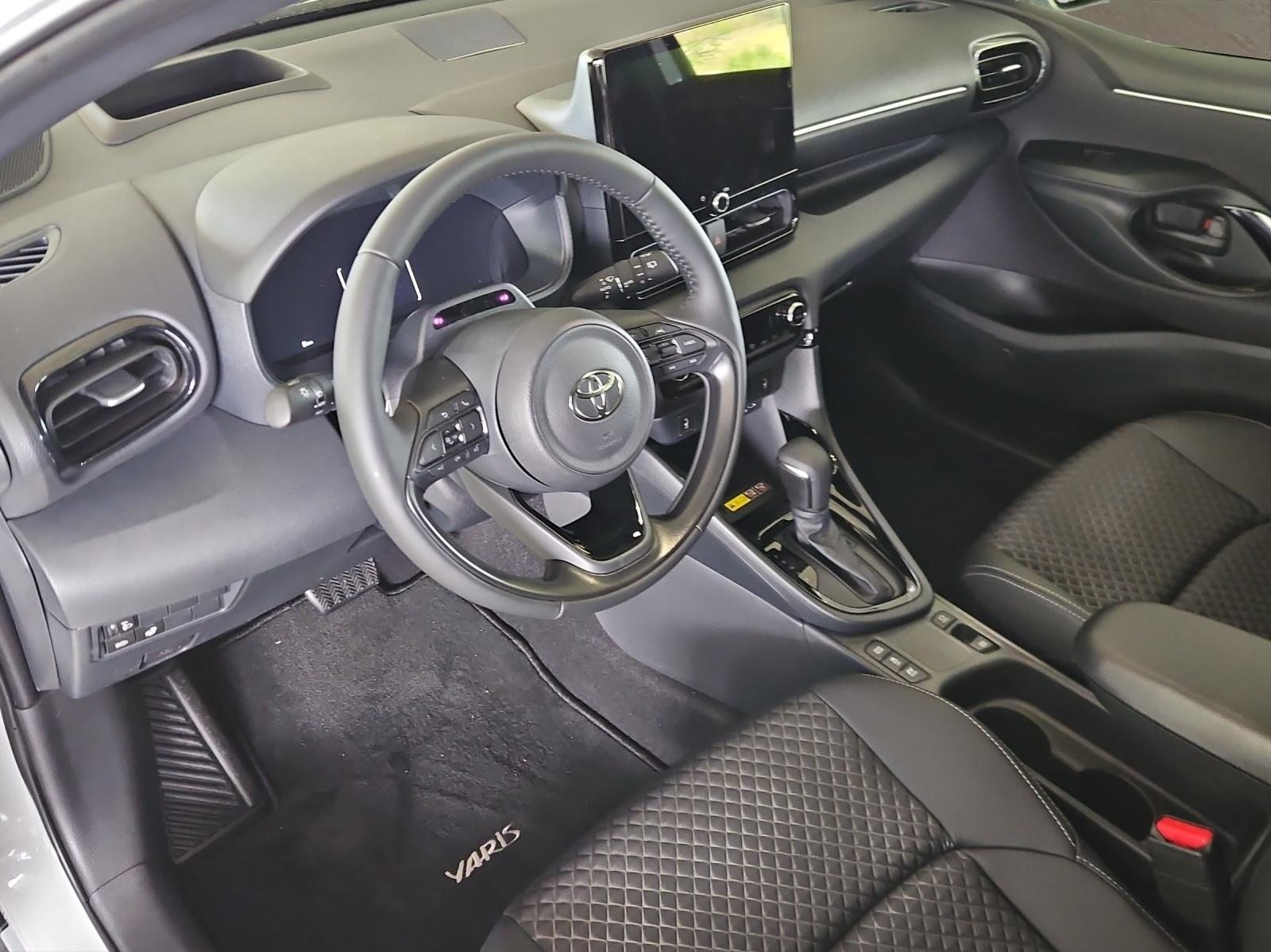 TOYOTA Yaris 1.5 VVT-i HSD Premium, Voll-Hybrid Benzin/Elektro, Neuwagen, Automatik - 7