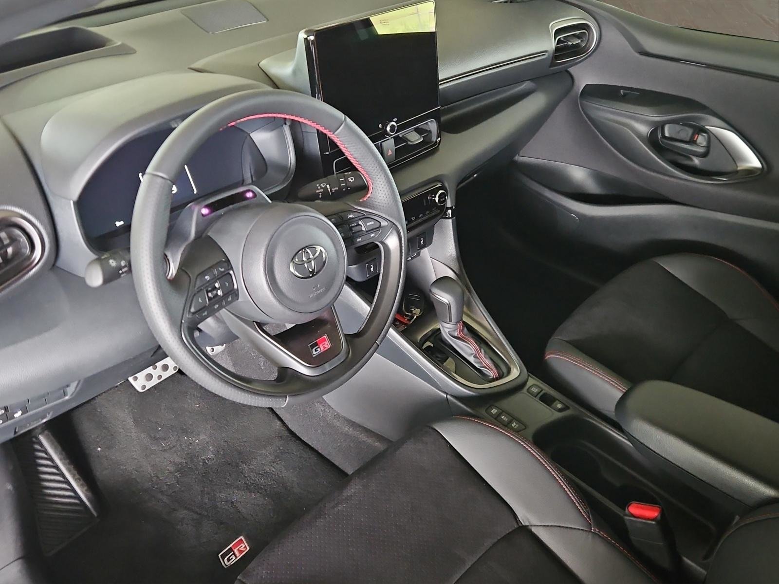 TOYOTA Yaris 1.5 VVT-i HSD GR Sport, Voll-Hybrid Benzin/Elektro, Neuwagen, Automatik - 7