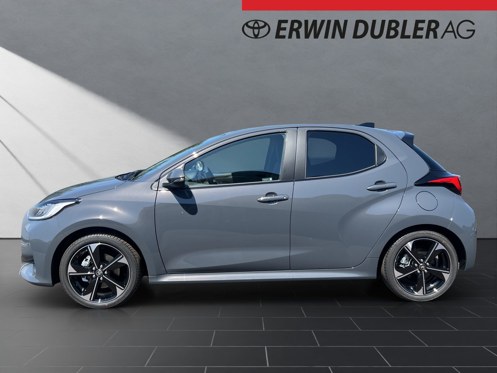 TOYOTA Yaris 1.5 VVT-i HSD Premium, Hybride Integrale Benzina/Elettrica, Auto nuove, Automatico - 2