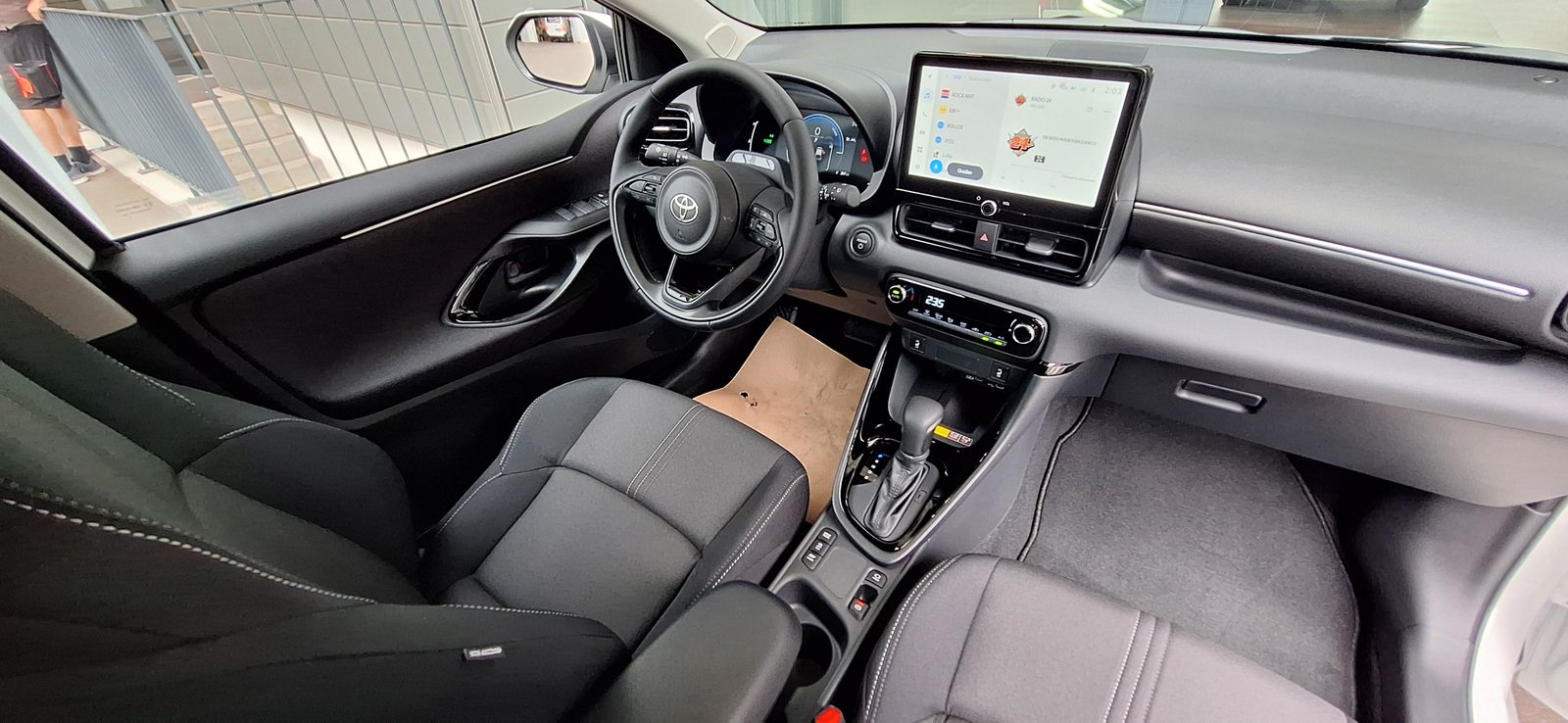 TOYOTA Yaris 1.5 VVT-i HSD Trend, Voll-Hybrid Benzin/Elektro, Neuwagen, Automatik - 7