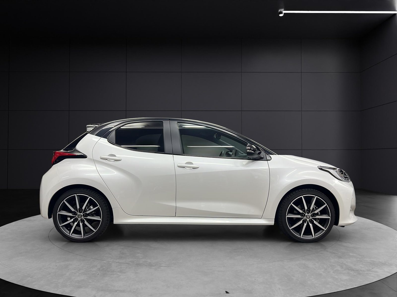 TOYOTA Yaris 1.5 VVT-i HSD GR Sport, Hybride Integrale Benzina/Elettrica, Auto nuove, Automatico - 6