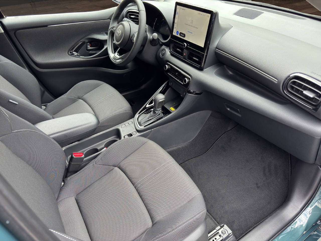 TOYOTA Yaris 1.5 VVT-i HSD Trend, Hybride Intégral Essence/Électricité, Voiture nouvelle, Automatique - 7