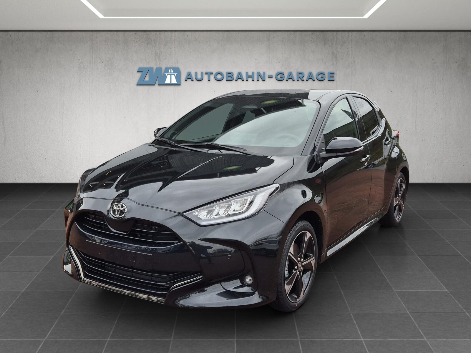 TOYOTA Yaris 1.5 VVT-i HSD Premium