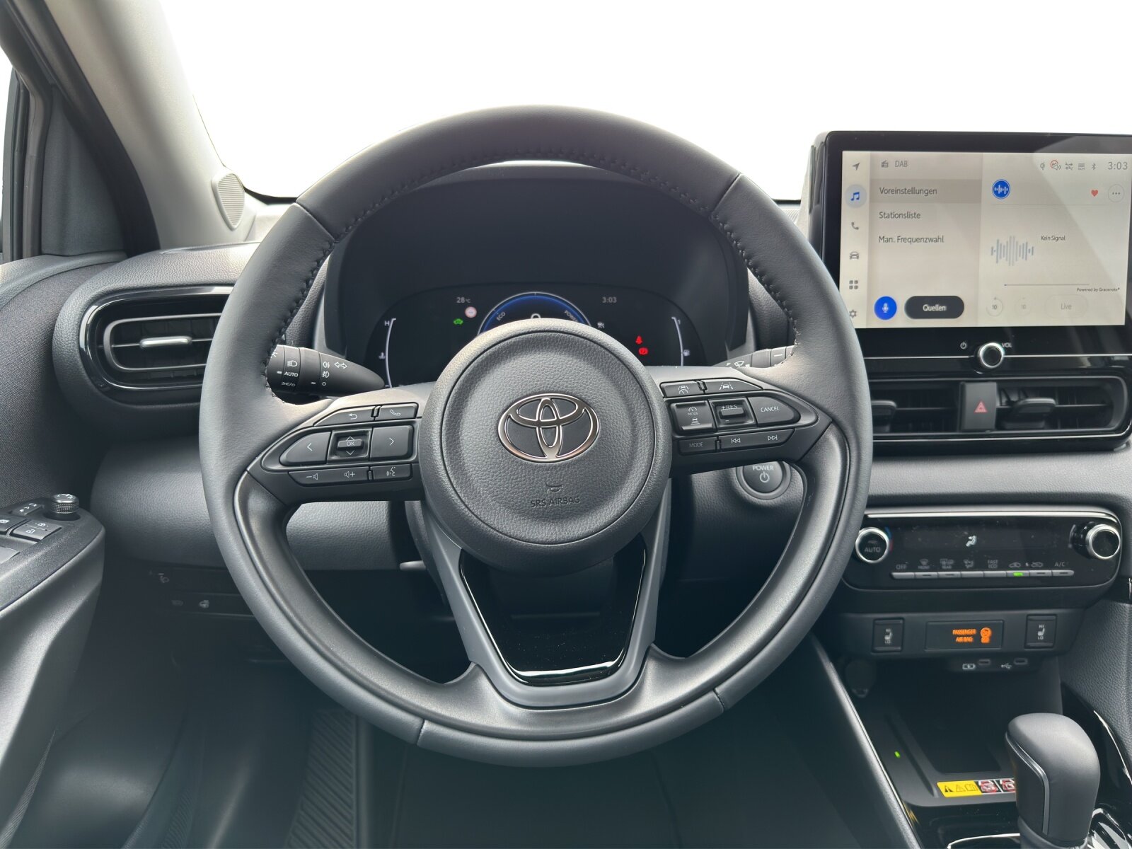 TOYOTA Yaris 1.5 VVT-i HSD Trend, Full-Hybrid Petrol/Electric, New car, Automatic - 7