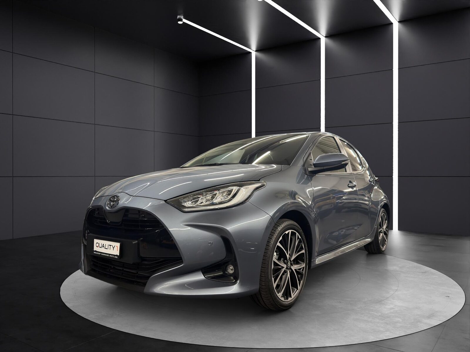 TOYOTA Yaris 1.5 VVT-i HSD Trend