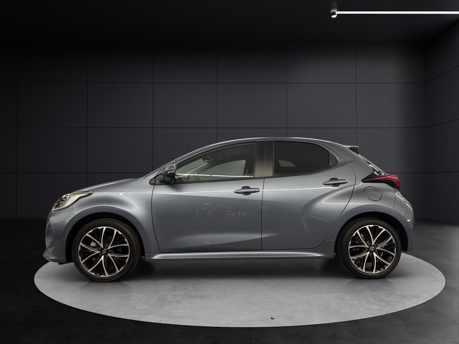 TOYOTA Yaris 1.5 VVT-i HSD Trend, Hybride Integrale Benzina/Elettrica, Auto nuove, Automatico - 2