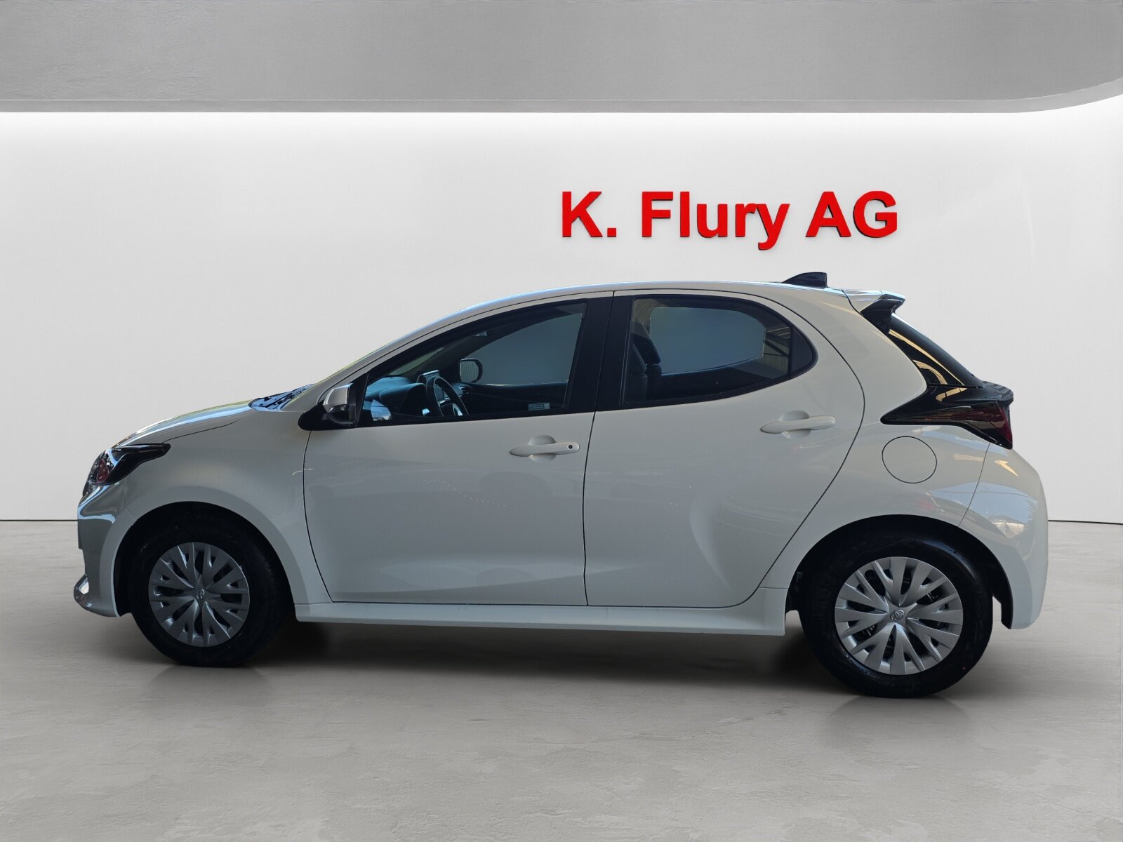 TOYOTA Yaris 1.5 VVT-i HSD Comfort, Full-Hybrid Petrol/Electric, New car, Automatic - 2