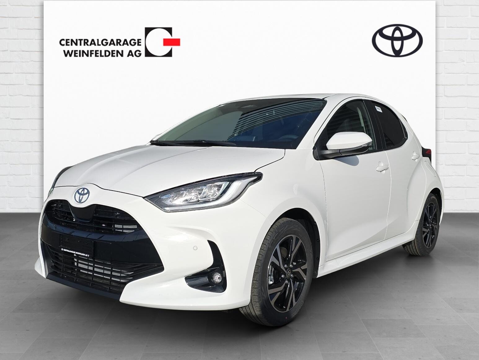 TOYOTA Yaris 1.5 VVT-i HSD Trend