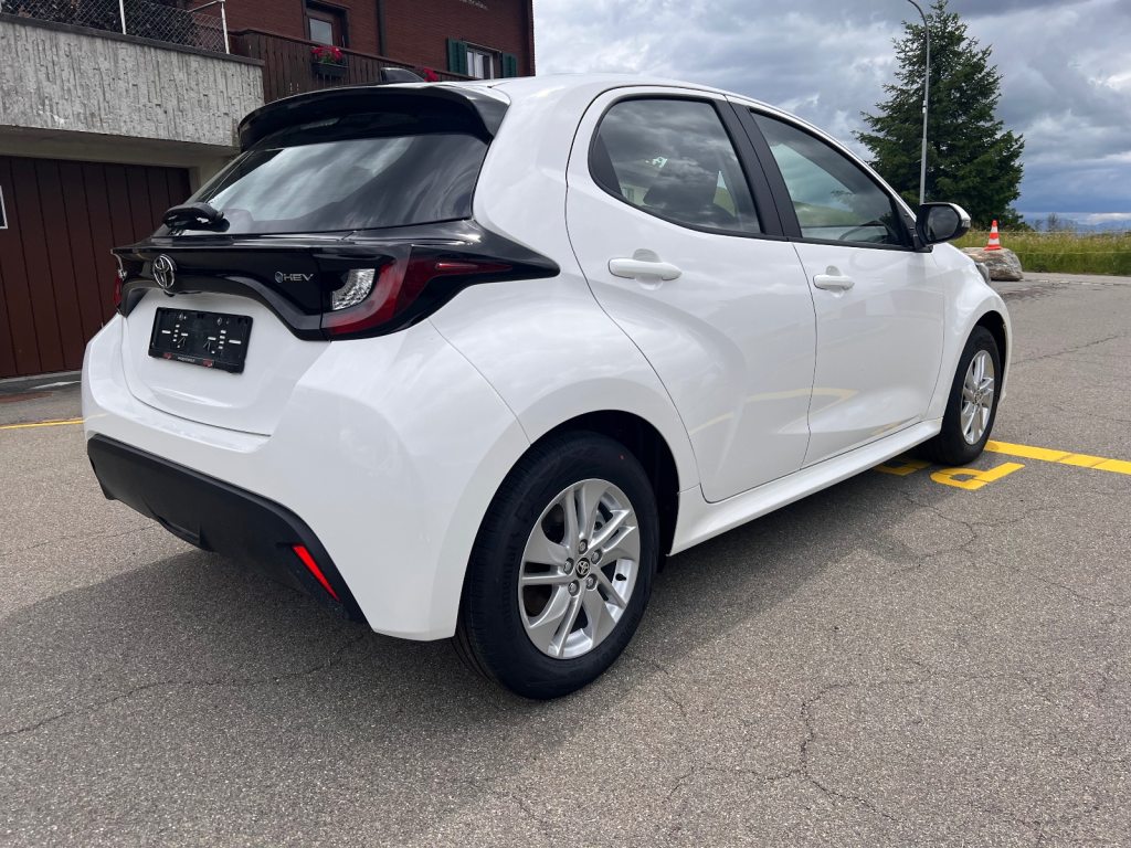 TOYOTA YARIS 1.5 VVT-i HSD Comfort, Voll-Hybrid Benzin/Elektro, Neuwagen, Automatik - 5