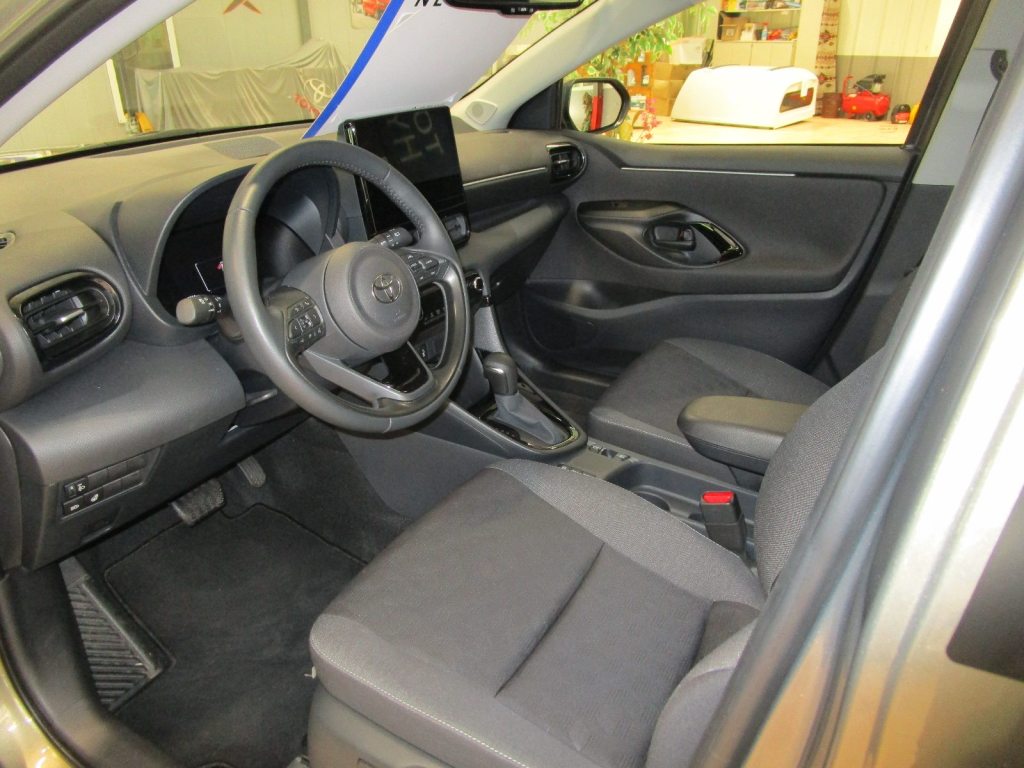 TOYOTA YARIS 1.5 VVT-i HSD Trend, Hybride Intégral Essence/Électricité, Occasion / Utilisé, Automatique - 3