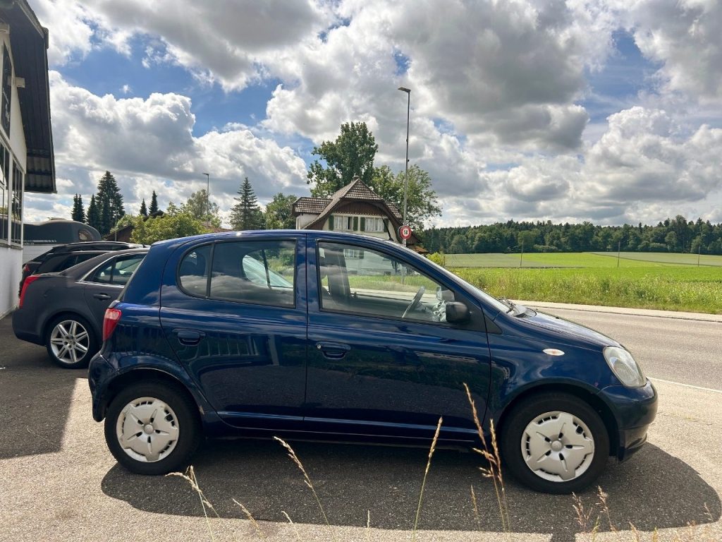 TOYOTA YARIS 1.3 16V Linea Sol, Benzin, Occasion / Gebraucht, Handschaltung - 3