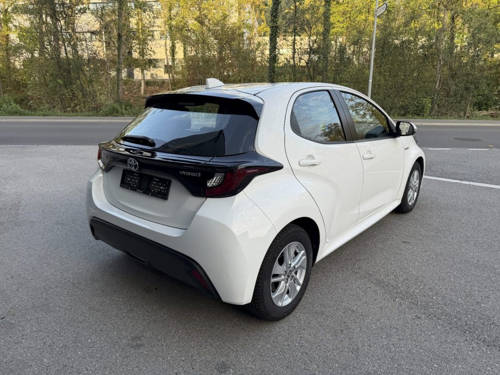 TOYOTA 1.5 VVT-i HSD Comfort, Full-Hybrid Petrol/Electric, Second hand / Used, Automatic - 5