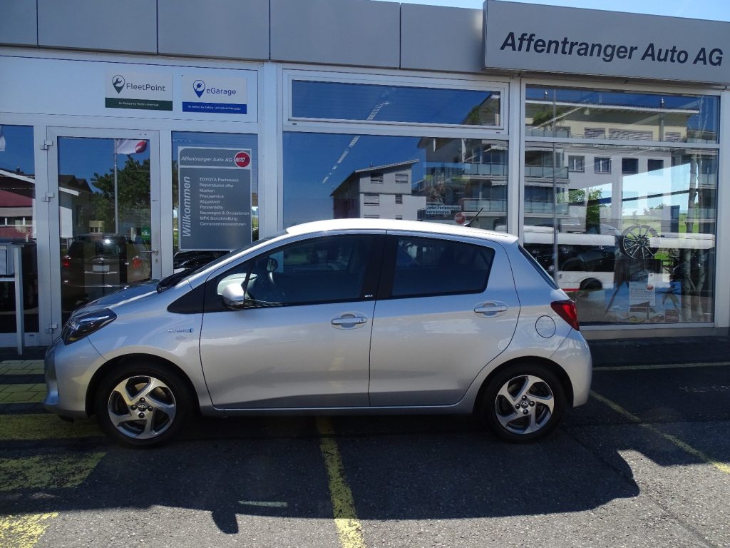 TOYOTA YARIS 1.5 VVT-i HSD Trend, Full-Hybrid Petrol/Electric, Second hand / Used, Automatic - 6