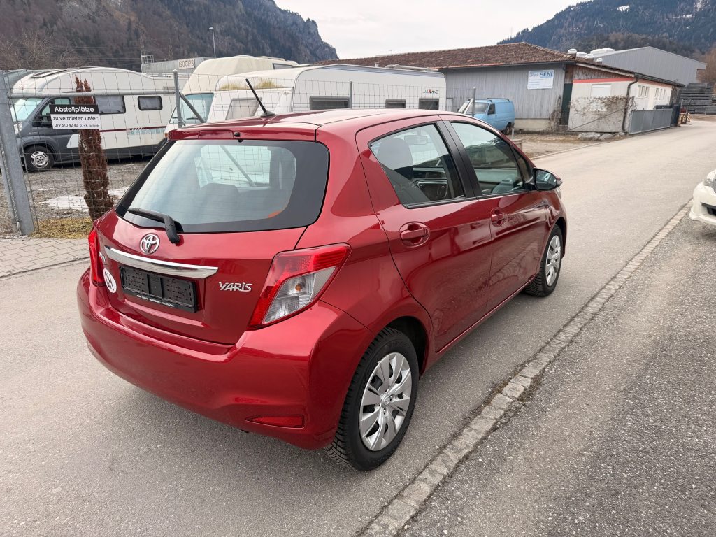 TOYOTA YARIS 1.33 VVT-i Linea Luna, Petrol, Second hand / Used, Manual - 3