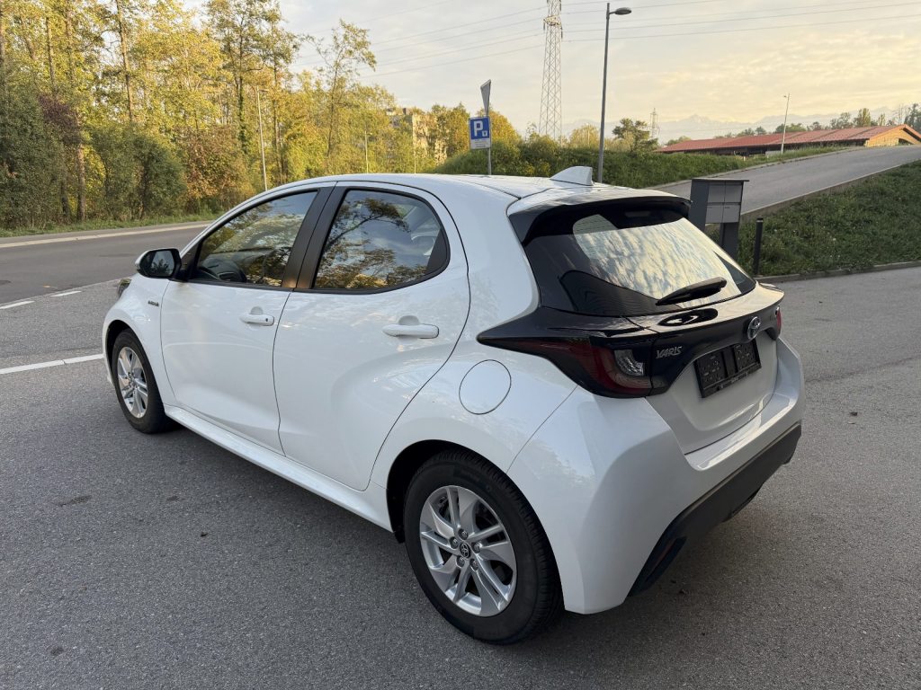 TOYOTA 1.5 VVT-i HSD Comfort, Full-Hybrid Petrol/Electric, Second hand / Used, Automatic - 4