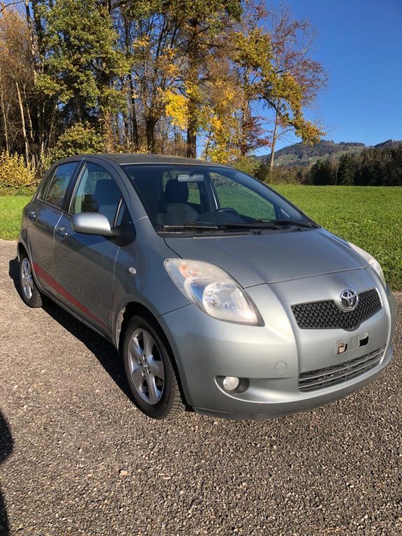 TOYOTA YARIS 1.3 16V Linea Luna MM, Essence, Occasion / Utilisé, Automatique - 2