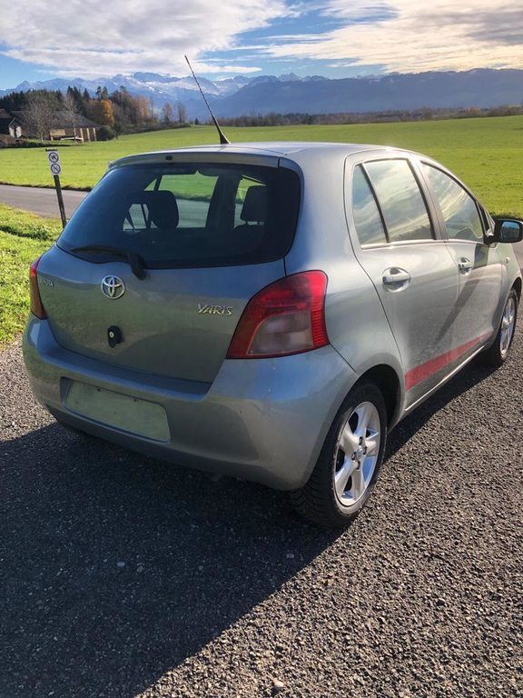 TOYOTA YARIS 1.3 16V Linea Luna MM, Essence, Occasion / Utilisé, Automatique - 3
