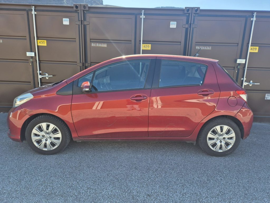 TOYOTA Yaris 1.4 D-4D DPF Luna, Diesel, Occasion / Utilisé, Manuelle - 4