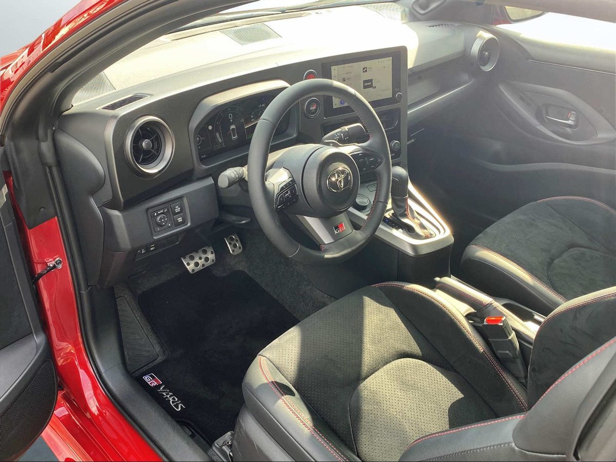 TOYOTA GR Yaris 1.6 Turbo Sport 4x4, Benzin, Occasion / Gebraucht, Automatik - 4