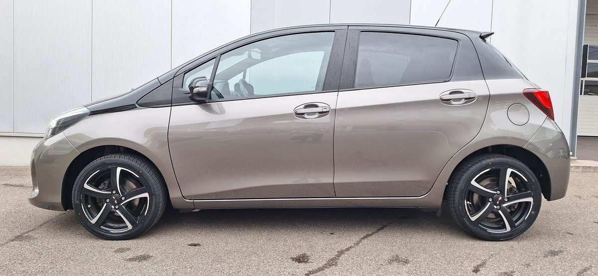TOYOTA Yaris 1.33 VVT-i Style Bi-tone MdS, Benzina, Occasioni / Usate, Automatico - 2