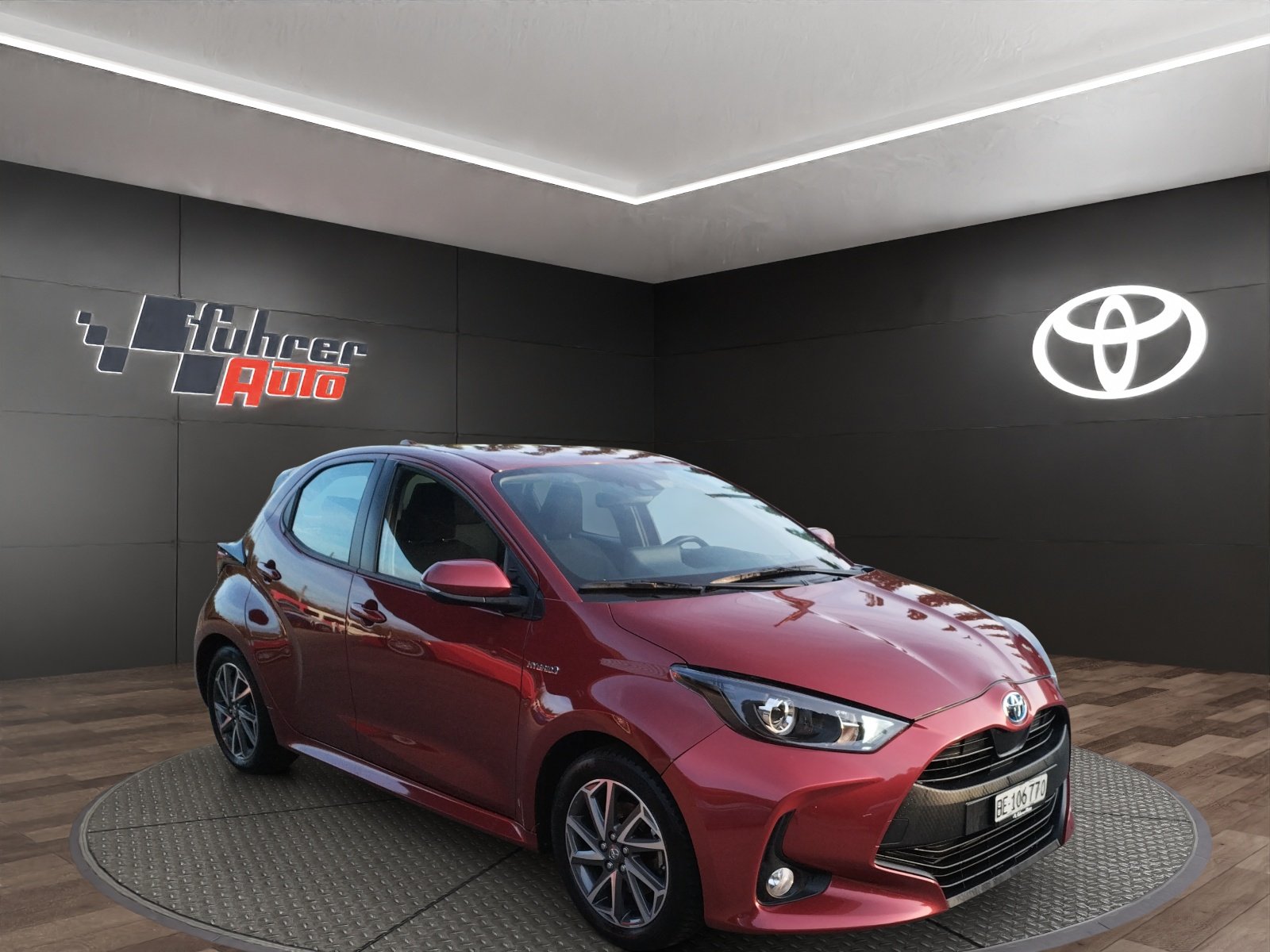 TOYOTA Yaris 1.5 VVT-i HSD Comfort, Full-Hybrid Petrol/Electric, Second hand / Used, Automatic - 3