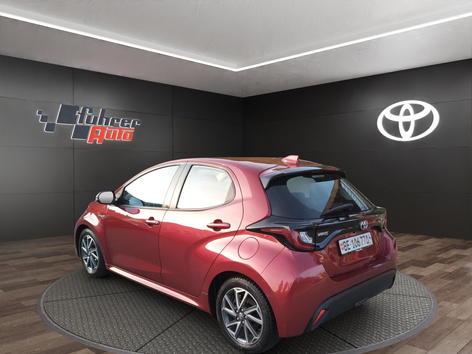 TOYOTA Yaris 1.5 VVT-i HSD Comfort, Full-Hybrid Petrol/Electric, Second hand / Used, Automatic - 5