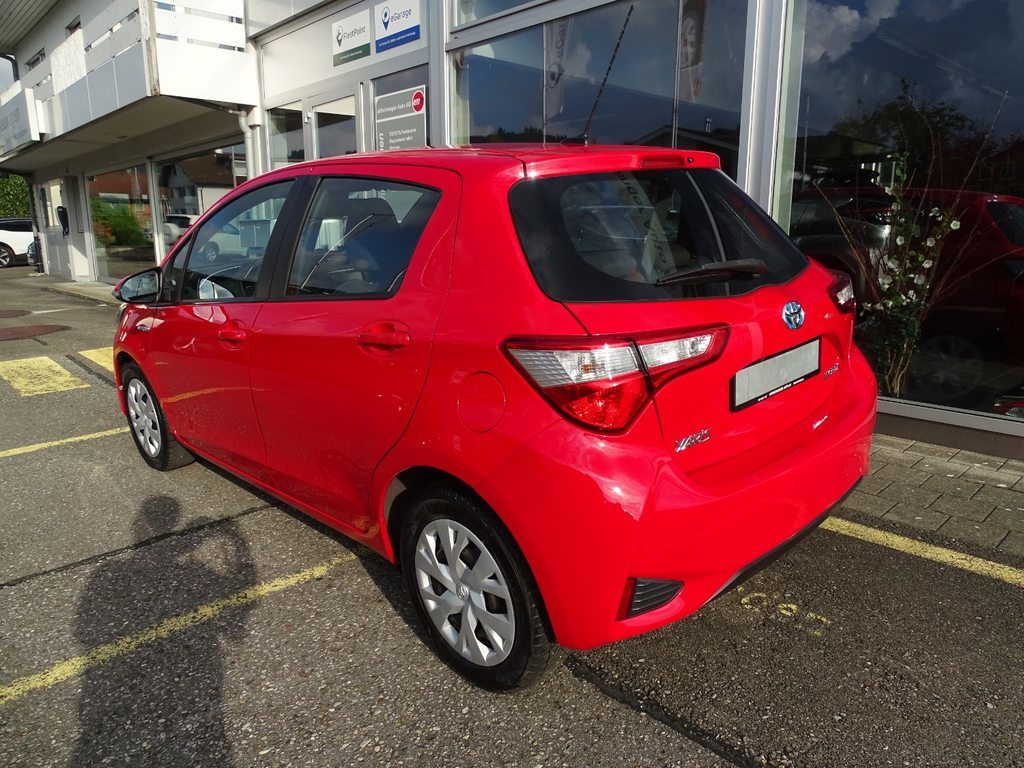 TOYOTA Yaris 1.5 VVT-i HSD Comfort, Hybride Intégral Essence/Électricité, Occasion / Utilisé, Automatique - 5
