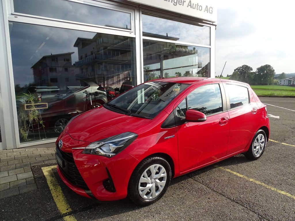 TOYOTA Yaris 1.5 VVT-i HSD Comfort, Hybride Intégral Essence/Électricité, Occasion / Utilisé, Automatique - 7