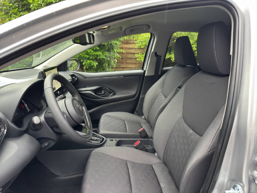 TOYOTA Yaris 1.5 VVT-i HSD Trend, Hybride Integrale Benzina/Elettrica, Occasioni / Usate, Automatico - 6
