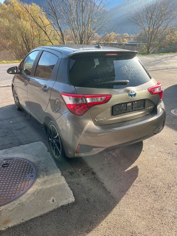 TOYOTA Yaris 1.5 VVT-i HSD Premium, Voll-Hybrid Benzin/Elektro, Occasion / Gebraucht, Automatik - 4